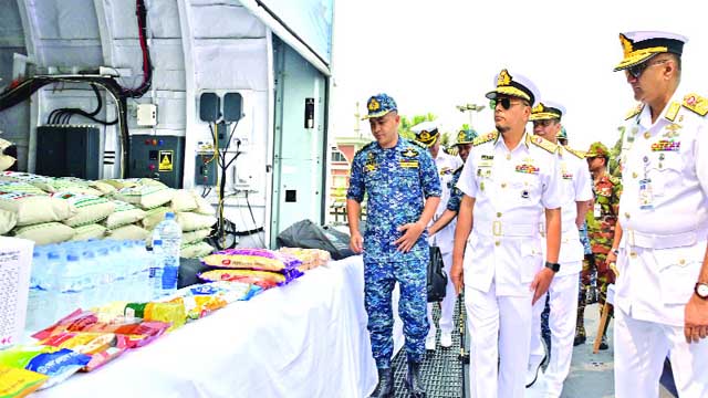 ১২০ টন ত্রাণসহ মিয়ানমার গেল বানৌজা সমুদ্র অভিযান