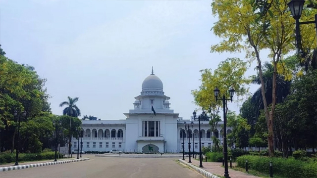 সুপ্রিম জুডিশিয়াল কাউন্সিলে অভিযোগের পরই সরে দাঁড়ালেন বিচারপতি রেজাউল হাসান