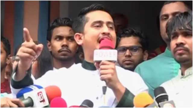 আপনার ভাষা ঠিক করবে, আপনি আমার মুরুব্বি কি না