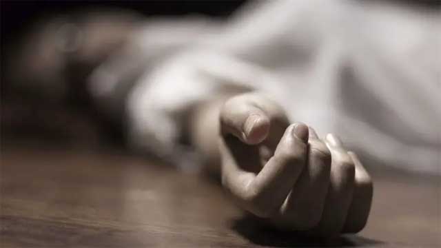 নোয়াখালীতে ঘরে ঢুকে নারীকে জবাই করে হত্যা, লাশ পুকুরে