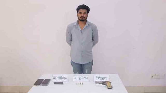 কুমিল্লায় কিশোর গ্যাং লিডার অস্ত্রসহ গ্রেপ্তার