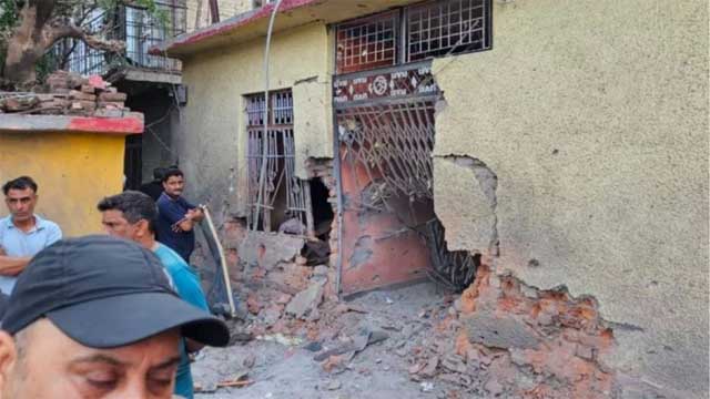 পাকিস্তানি হামলায় দুই শিশুসহ ভারতে নিহত ১০