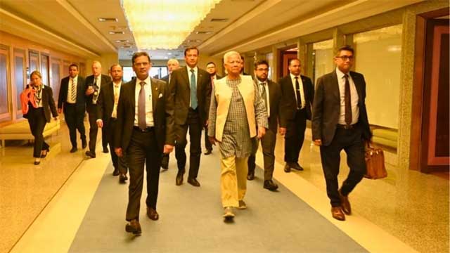দেশে পৌঁছেছেন প্রধান উপদেষ্টা