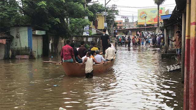 ফেনীতে স্মরণকালের ভয়াবহ বন্যা