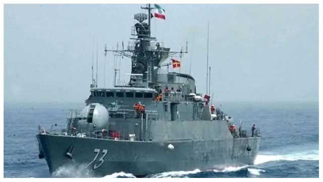 ১২ টি মিসাইল নিয়ে ছুটছে ইরানের যুদ্ধজাহাজ