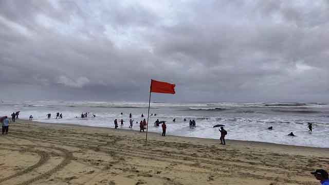 ৮০ কিমি বেগে ঝড়ের আভাস, নদীবন্দরে সংকেত