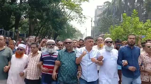অবিলম্বে শপথ নয়তো ঢাকা ব্লকেড