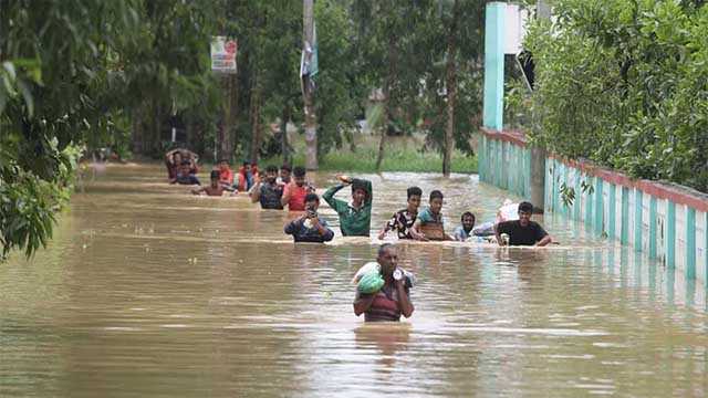 বন্যায় মৃত্যু বেড়ে ৭১