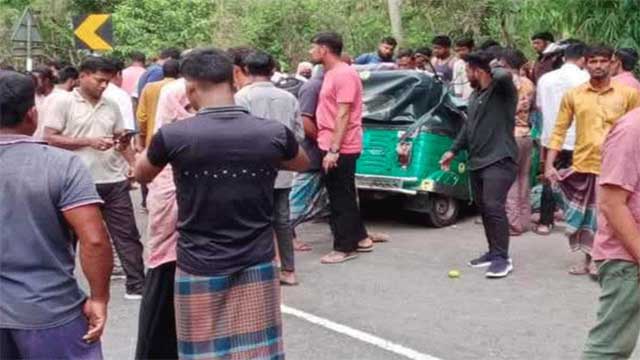 রাঙামাটিতে পিকআপভ্যান-অটোরিকশার সংঘর্ষে নিহত ৫