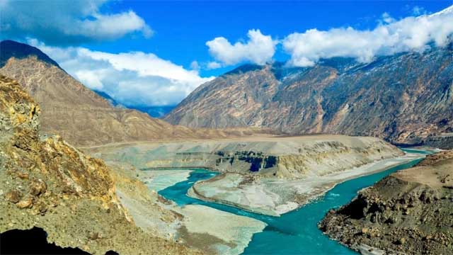আলোচনার কেন্দ্রে সিন্ধুর পানি