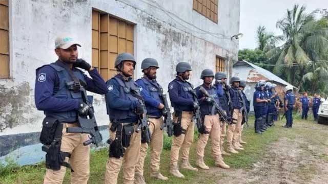 নেত্রকোনায় ‘জঙ্গি আস্তানা’য় সোয়াট, আরও একটি বাড়ি ঘেরাও