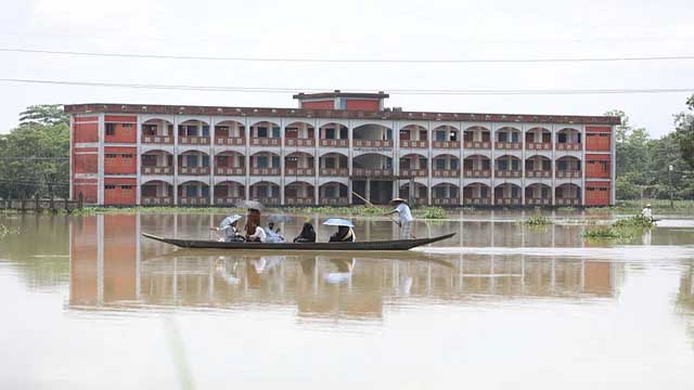 সিলেটের কিছু এলাকায় বন্যার পানি নামেনি, পাঠদান বন্ধ ২৪৬টি শিক্ষাপ্রতিষ্ঠানে