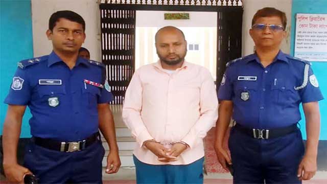 ছাত্রীকে অপহরণ করে ধর্ষণ, শিক্ষক গ্রেফতার