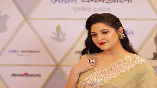 বিয়ের খবরের চাপ ঢাকল আমাকে আর ছেলেকে দিয়ে, কাকে ইঙ্গিত করে বললেন পরীমনি